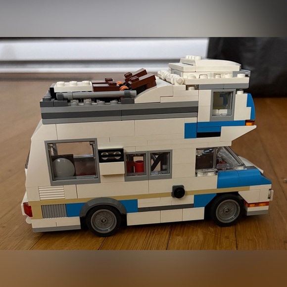 Lego RV Limited edition Collectors Family Caravan Holiday Complete building set - Picture 2 of 10